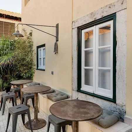 Private Apartment In Lisbon *